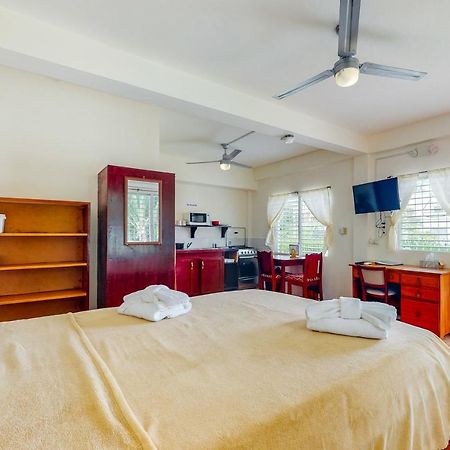 Willow 2 At Island Cabanas Gold Standard Certified Caye Caulker Ngoại thất bức ảnh