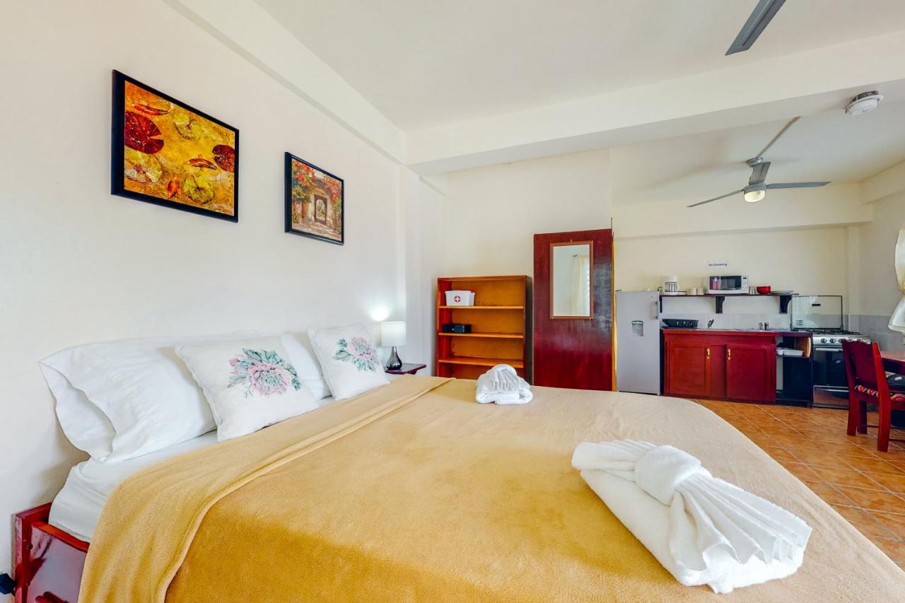 Willow 2 At Island Cabanas Gold Standard Certified Caye Caulker Ngoại thất bức ảnh