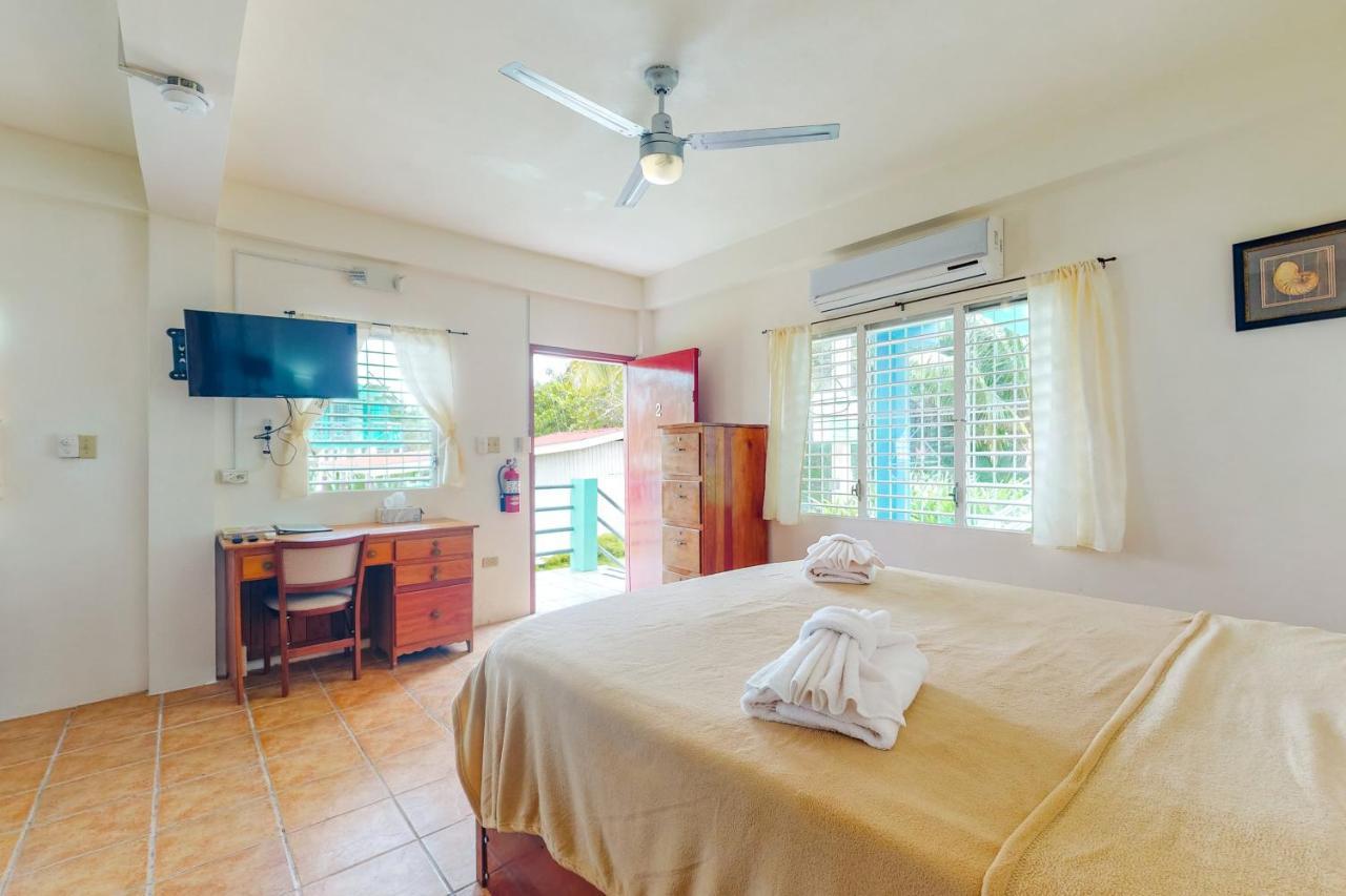 Willow 2 At Island Cabanas Gold Standard Certified Caye Caulker Ngoại thất bức ảnh